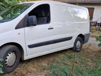 camionette blanche